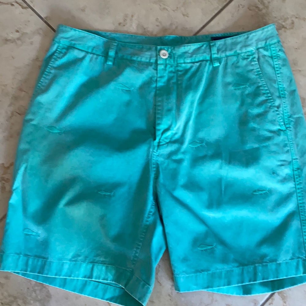 Vineyard vines men’s shorts. Turquoise, 8” inseam.